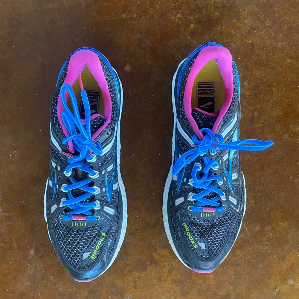Brooks transcend women’s running shoes excellent condition!